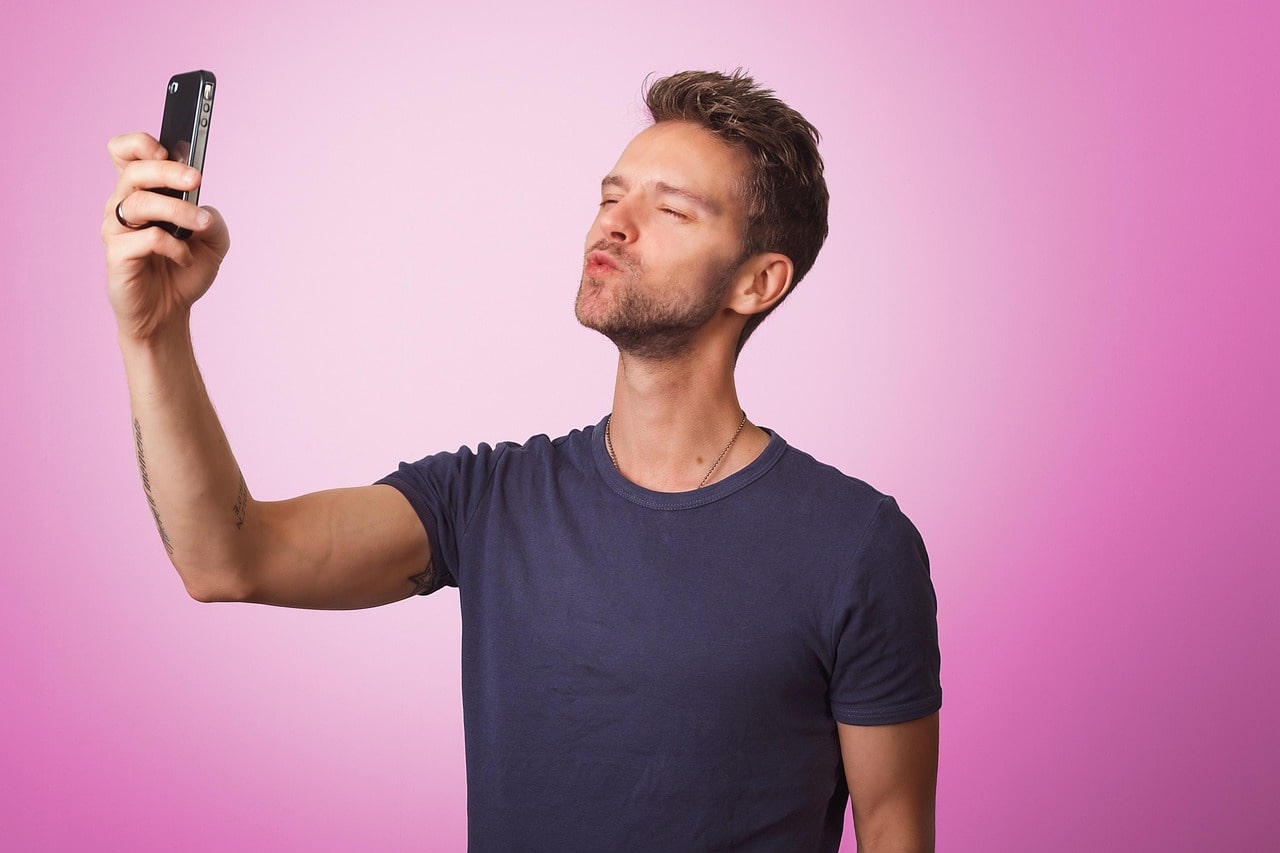 How to Take the Best Online Dating Photos